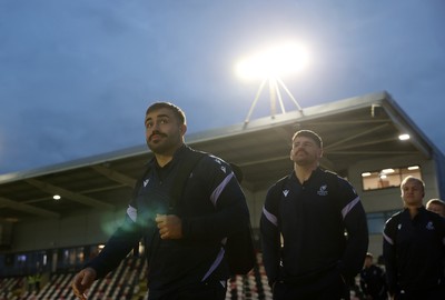 171025 - Dragons RFC v Cardiff Rugby - United Rugby Championship - Liam Belcher of Cardiff arrives at the ground