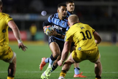 171025 - Dragons RFC v Cardiff Rugby - United Rugby Championship - Ben Thomas of Cardiff 