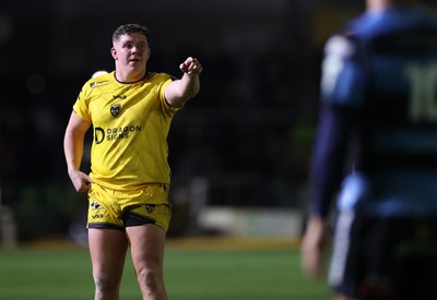 171025 - Dragons RFC v Cardiff Rugby - United Rugby Championship - Brodie Coghlan of Dragons 