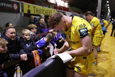 171025 - Dragons RFC v Cardiff Rugby - United Rugby Championship - Aneurin Owen of Dragons 