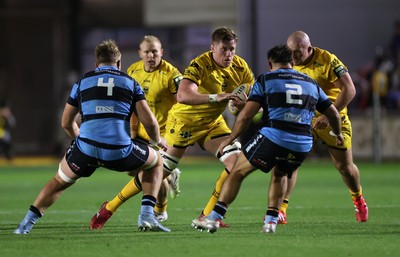 171025 - Dragons RFC v Cardiff Rugby - United Rugby Championship - Matthew Screech of Dragons 