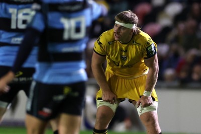 171025 - Dragons RFC v Cardiff Rugby - United Rugby Championship - Aaron Wainwright of Dragons 