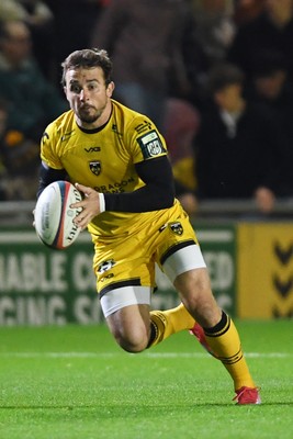 171025 - Dragons RFC v Cardiff Rugby - United Rugby Championship - Rhodri Williams of Dragons