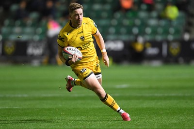 171025 - Dragons RFC v Cardiff Rugby - United Rugby Championship - Angus O'Brien of Dragons