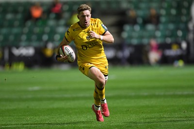 171025 - Dragons RFC v Cardiff Rugby - United Rugby Championship - Angus O'Brien of Dragons