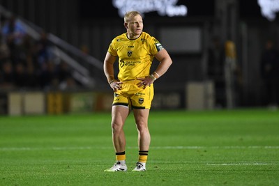 171025 - Dragons RFC v Cardiff Rugby - United Rugby Championship - Tinus De Beer of Dragons