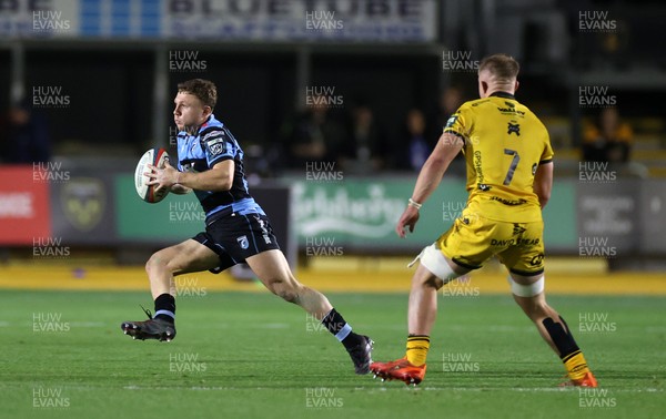 171025 - Dragons RFC v Cardiff Rugby - United Rugby Championship - Tom Bowen of Cardiff 