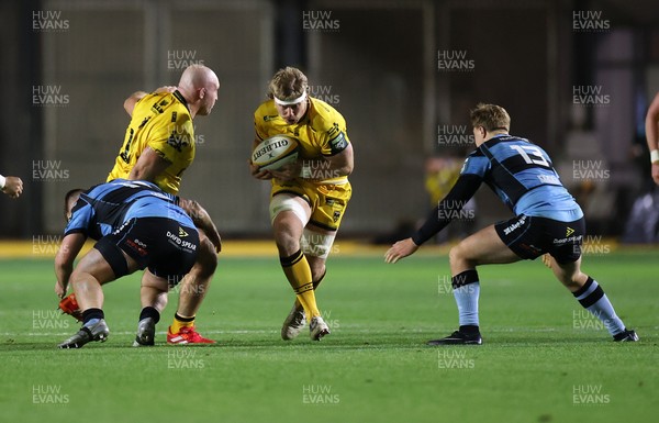 171025 - Dragons RFC v Cardiff Rugby - United Rugby Championship - Aaron Wainwright of Dragons 