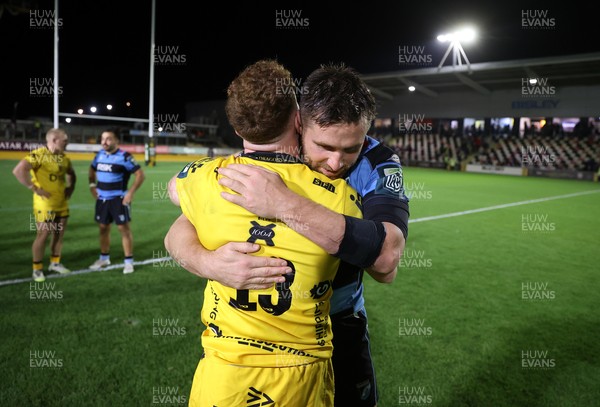 171025 - Dragons RFC v Cardiff Rugby - United Rugby Championship - Aneurin Owen of Dragons and George Nott of Cardiff at full time