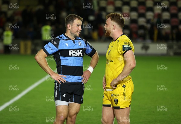 171025 - Dragons RFC v Cardiff Rugby - United Rugby Championship - Ioan Lloyd of Cardiff and Aneurin Owen of Dragons at full time