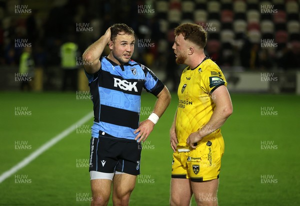171025 - Dragons RFC v Cardiff Rugby - United Rugby Championship - Ioan Lloyd of Cardiff and Aneurin Owen of Dragons at full time
