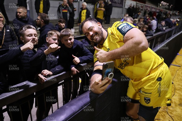 171025 - Dragons RFC v Cardiff Rugby - United Rugby Championship - Rodrigo Martinez of Dragons with fans at full time