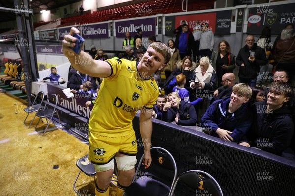 171025 - Dragons RFC v Cardiff Rugby - United Rugby Championship - Aaron Wainwright of Dragons with fans at full time