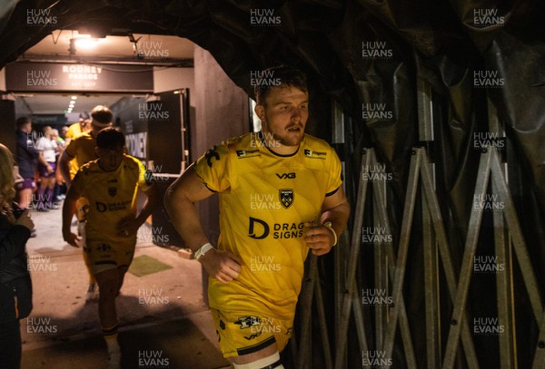 171025 - Dragons RFC v Cardiff Rugby - United Rugby Championship - Shane Lewis-Hughes of Dragons 