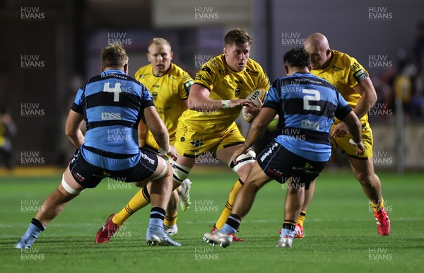 171025 - Dragons RFC v Cardiff Rugby - United Rugby Championship - Matthew Screech of Dragons 