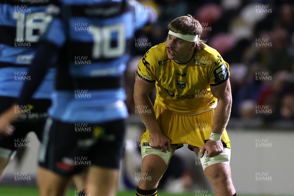 171025 - Dragons RFC v Cardiff Rugby - United Rugby Championship - Aaron Wainwright of Dragons 