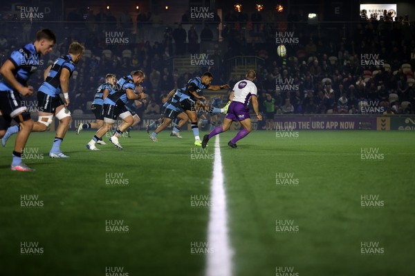 171025 - Dragons RFC v Cardiff Rugby - United Rugby Championship - Ben Thomas of Cardiff kicks off 