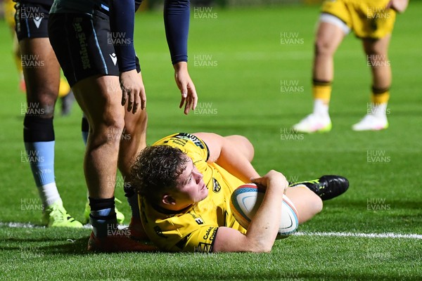 171025 - Dragons RFC v Cardiff Rugby - United Rugby Championship - Brodie Coghlan of Dragons scores a try