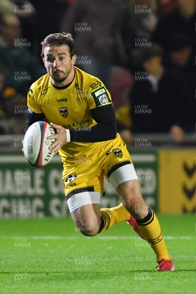 171025 - Dragons RFC v Cardiff Rugby - United Rugby Championship - Rhodri Williams of Dragons