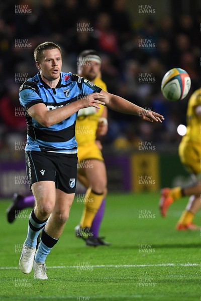 171025 - Dragons RFC v Cardiff Rugby - United Rugby Championship - Dan Thomas of Cardiff Rugby