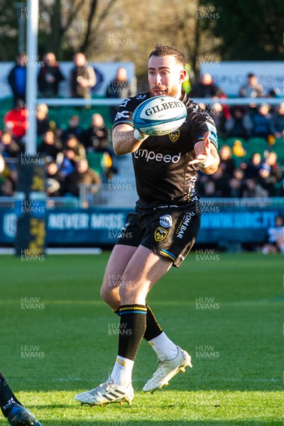 261222 - Dragons RFC v Cardiff Rugby - United Rugby Championship - JJ Hanrahan of Dragons