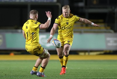 201225 - Dragons RFC v Connacht - United Rugby Championship - Tinus de Beer of Dragons 
