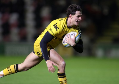 201225 - Dragons RFC v Connacht - United Rugby Championship - Che Hope of Dragons makes a break to score a try