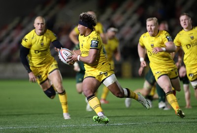 201225 - Dragons RFC v Connacht - United Rugby Championship - Fine Inisi of Dragons makes a break