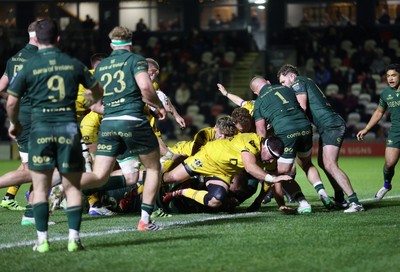 201225 - Dragons RFC v Connacht - United Rugby Championship - Dragons push over the line to score a try