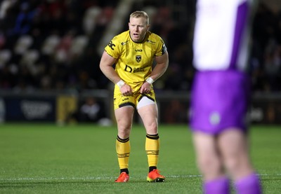 201225 - Dragons RFC v Connacht - United Rugby Championship - Tinus de Beer of Dragons 