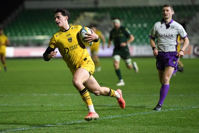 201225 - Dragons RFC v Connacht - United Rugby Championship - Che Hope of Dragons runs in to score a try