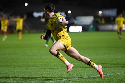201225 - Dragons RFC v Connacht - United Rugby Championship - Che Hope of Dragons runs in to score a try
