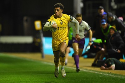 201225 - Dragons RFC v Connacht - United Rugby Championship - Rio Dyer of Dragons