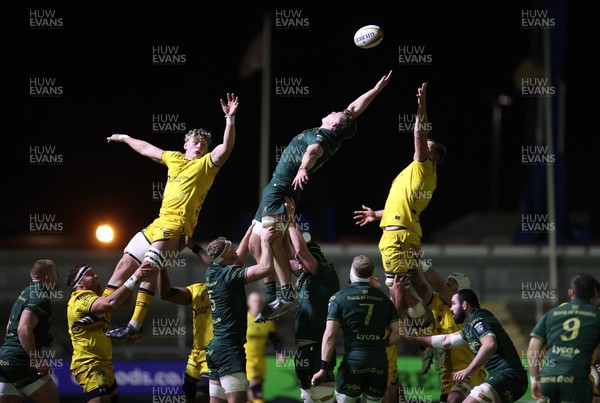 201225 - Dragons RFC v Connacht - United Rugby Championship - Cian Prendergast of Connacht in the line out