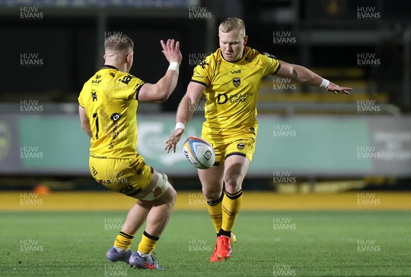 201225 - Dragons RFC v Connacht - United Rugby Championship - Tinus de Beer of Dragons 