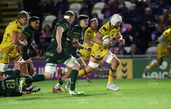 201225 - Dragons RFC v Connacht - United Rugby Championship - Harrison Keddie of Dragons makes a break