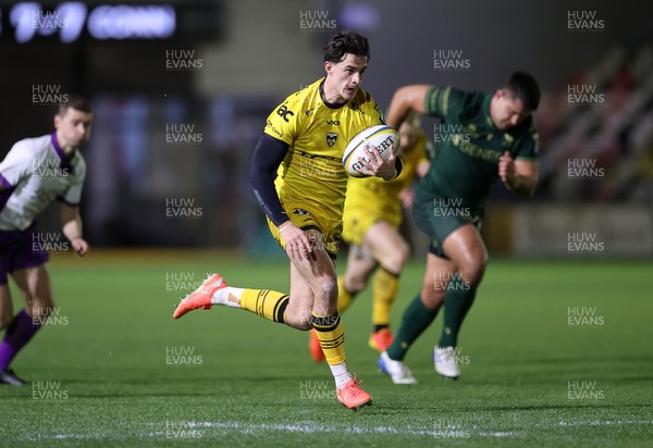201225 - Dragons RFC v Connacht - United Rugby Championship - Che Hope of Dragons makes a break to score a try