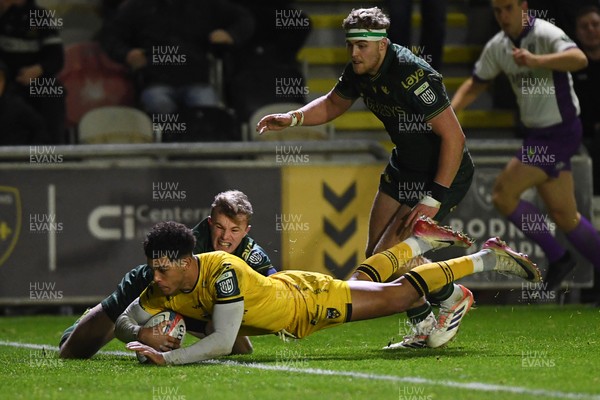 201225 - Dragons RFC v Connacht - United Rugby Championship - Rio Dyer of Dragons scores a try