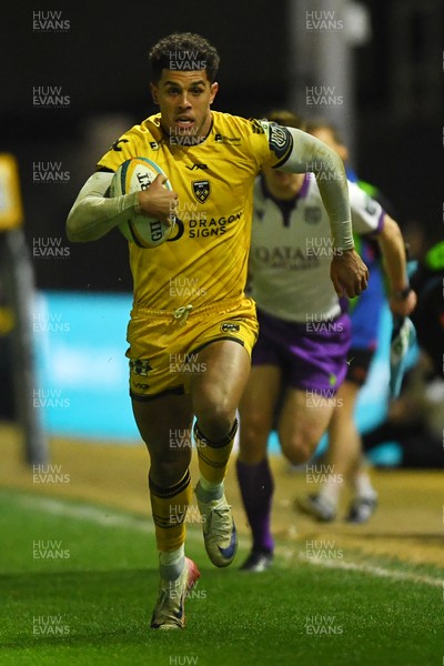201225 - Dragons RFC v Connacht - United Rugby Championship - Rio Dyer of Dragons