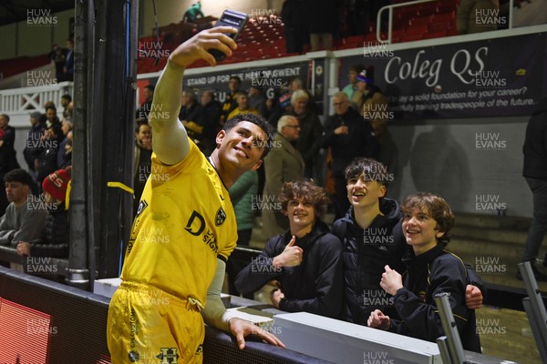 201225 - Dragons RFC v Connacht - United Rugby Championship - Rio Dyer of Dragons at full time with fans