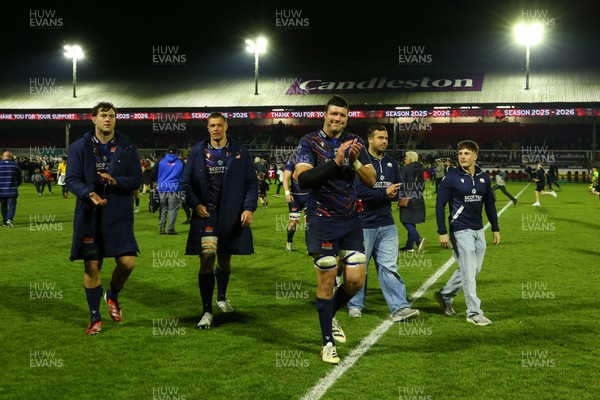 090526 - Dragons RFC v Edinburgh Rugby - United Rugby Championship - Edinburgh players applaud the fans
