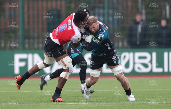 220123 - Dragons RFC v Emirates Lions, EPCR Challenge Cup - Ross Moriarty of Dragons takes on Emmanuel Tshituka of Emirates Lions