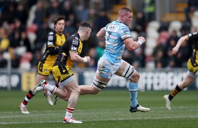 160225 - Dragons RFC v Glasgow Warriors - United Rugby Championship - Jack Mann of Glasgow is challenged by Dane Blacker of Dragons 