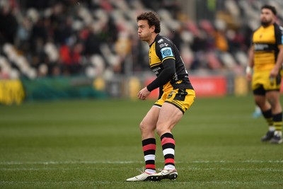 160225 - Dragons RFC v Glasgow Warriors - United Rugby Championship - Lloyd Evans of Dragons kicks a penalty