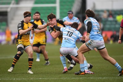 160225 - Dragons RFC v Glasgow Warriors - United Rugby Championship - Ryan Woodman of Dragons is challenged by Duncan Weir of Glasgow Warriors