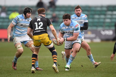 160225 - Dragons RFC v Glasgow Warriors - United Rugby Championship - Nathan McBeth of Glasgow Warriors is challenged by Aneurin Owen of Dragons