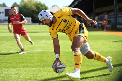 050926 - Dragons RFC v Hartpury, Preseason Friendly - Anzelo Tu’itavuki of Dragons scores the first try of the game
