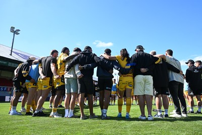 050926 - Dragons RFC v Hartpury, Preseason Friendly - Dragons huddle