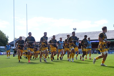 050926 - Dragons RFC v Hartpury, Preseason Friendly - Dragons run towards supporters after the warmup