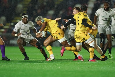 031025 - Dragons RFC v Hollywoodbets Sharks, United Rugby Championship - Fine Inisi of Dragons looks to breakaway
